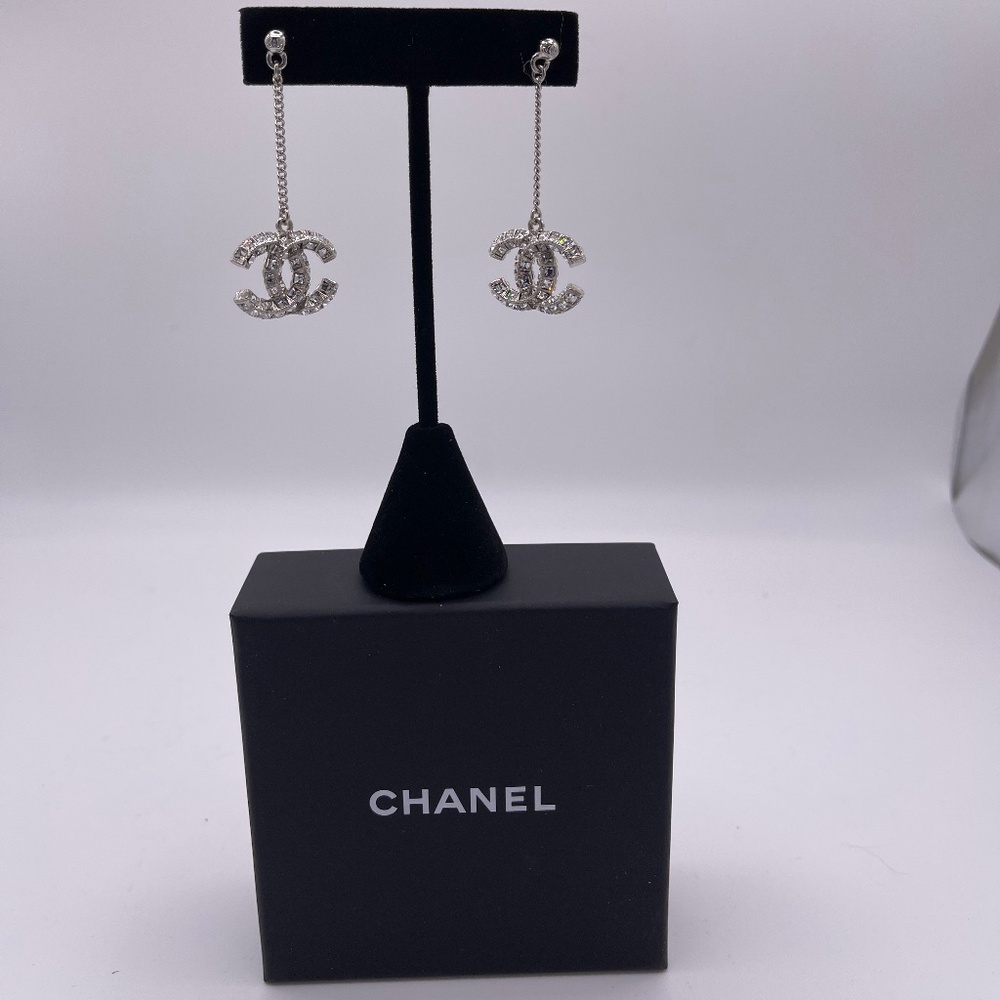 CHANEL DANGLE CRYSTAL EARRINGS